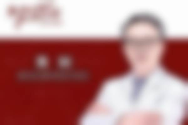 二、周璐珩医生执业资质与背景