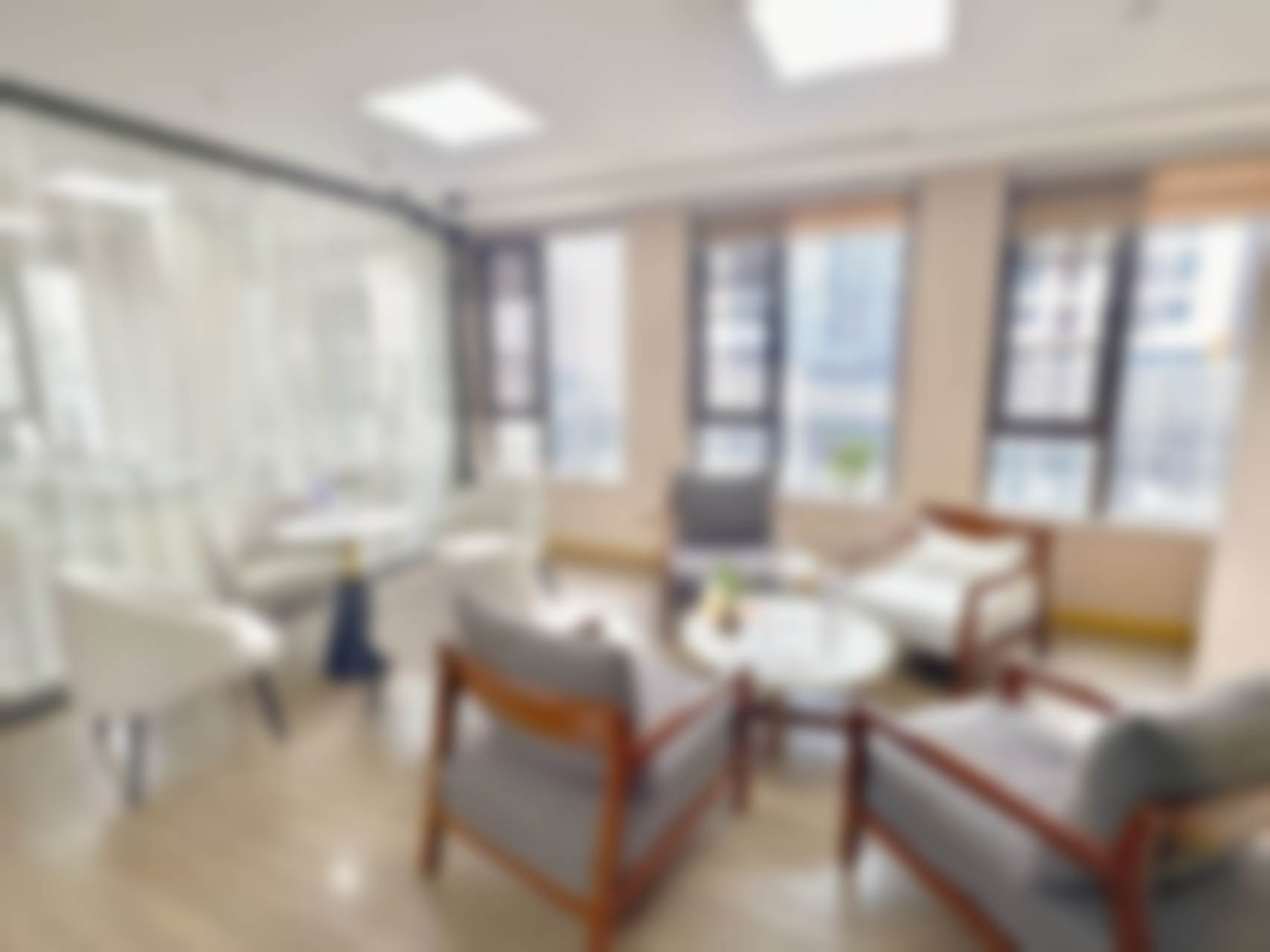 成都李修肤华塑整形李则冈假体丰胸8800元起，165cmA罩杯选250cc自然饱满