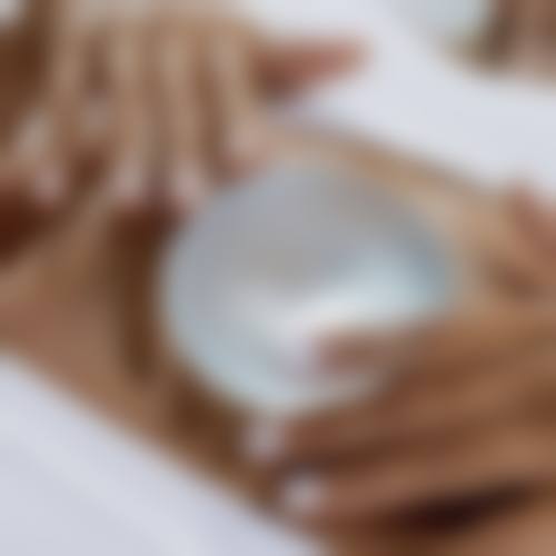 九、围绕注射玻尿酸隆胸，临床中更常见的并发问题有哪些？