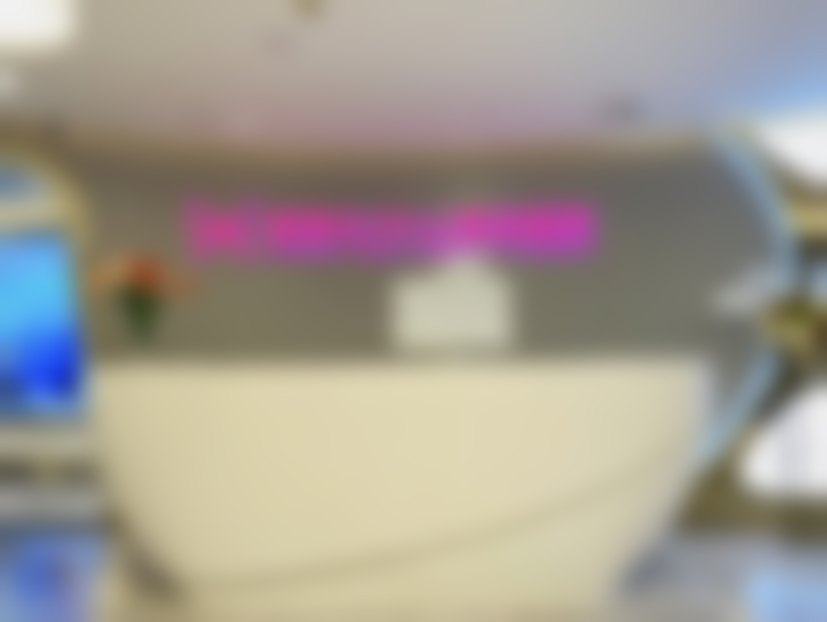 {东区街道李静秋医生简介：面部整形、隆胸、吸脂都擅长，坐诊中山美南华美容医院，就在东区街道政务服务中心附近！