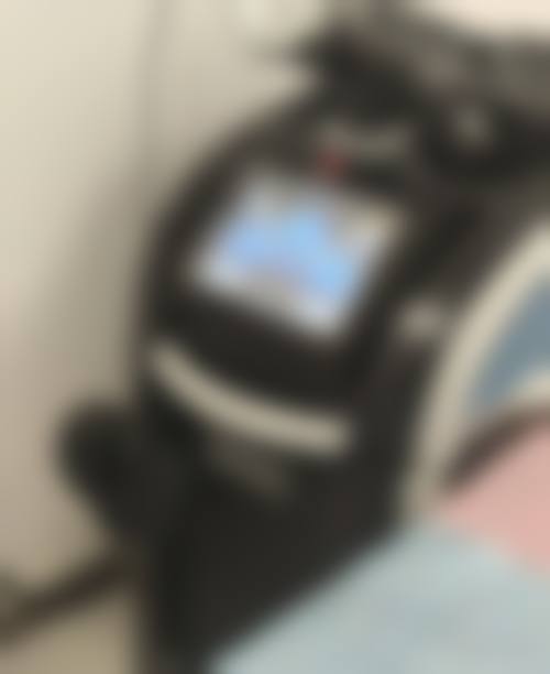 男的眼袋大是什么原因？揭秘皮肤松弛+肾脏问题两大元凶，3种医美方案拯救疲惫双眼  

（解析：标题前半段固定使用用户高频搜索词