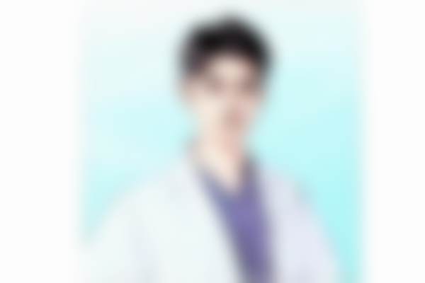 杭州牛奶酸焕肤价格多少钱？天鑫医院朱斌堂医生4折特惠384元起，迪玛丝缇牛奶果酸温和焕肤，改善暗沉粗糙！