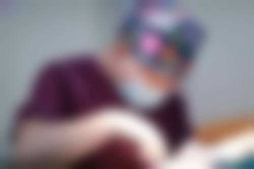 六、如何选购正版去眼袋霜